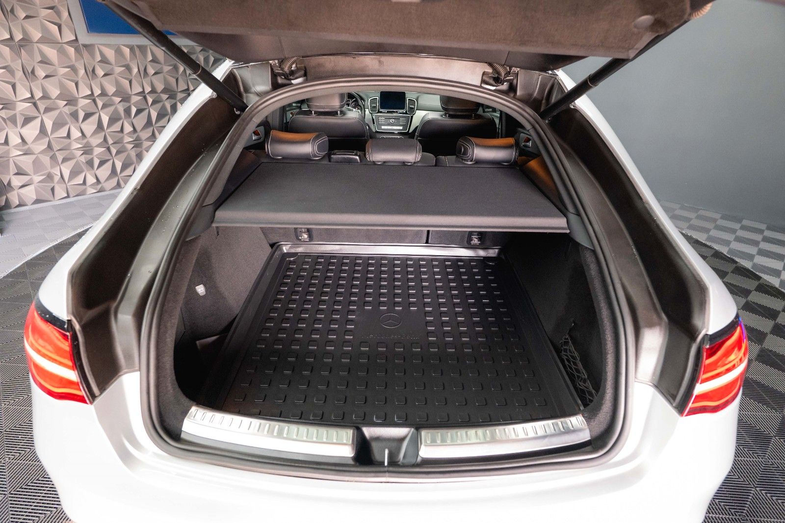 Fahrzeugabbildung Mercedes-Benz GLE 350d Coupe 4Matic AMG Night *Pano*ACC*LED*