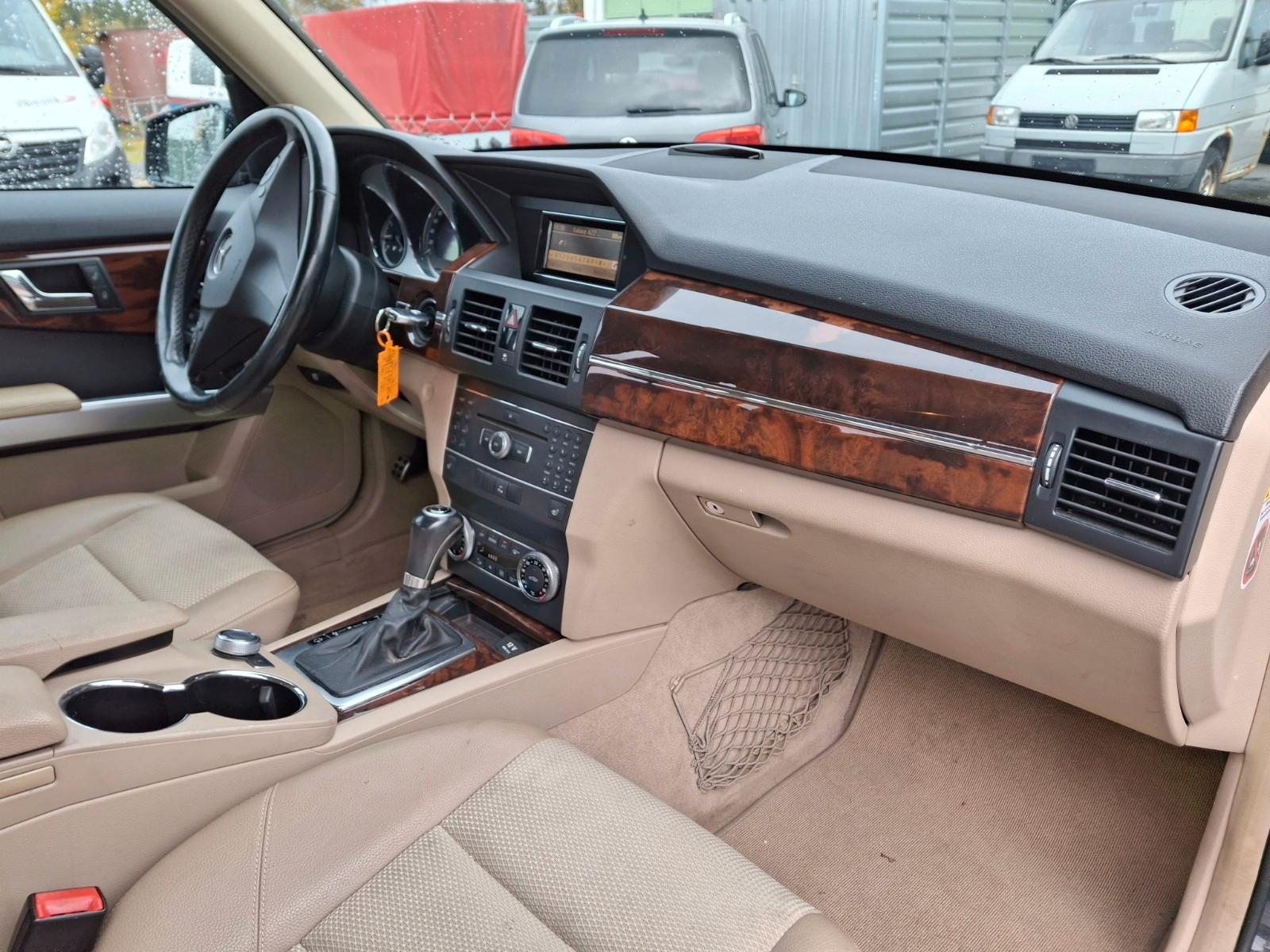 Mercedes-Benz GLK220 2011 — photo 18