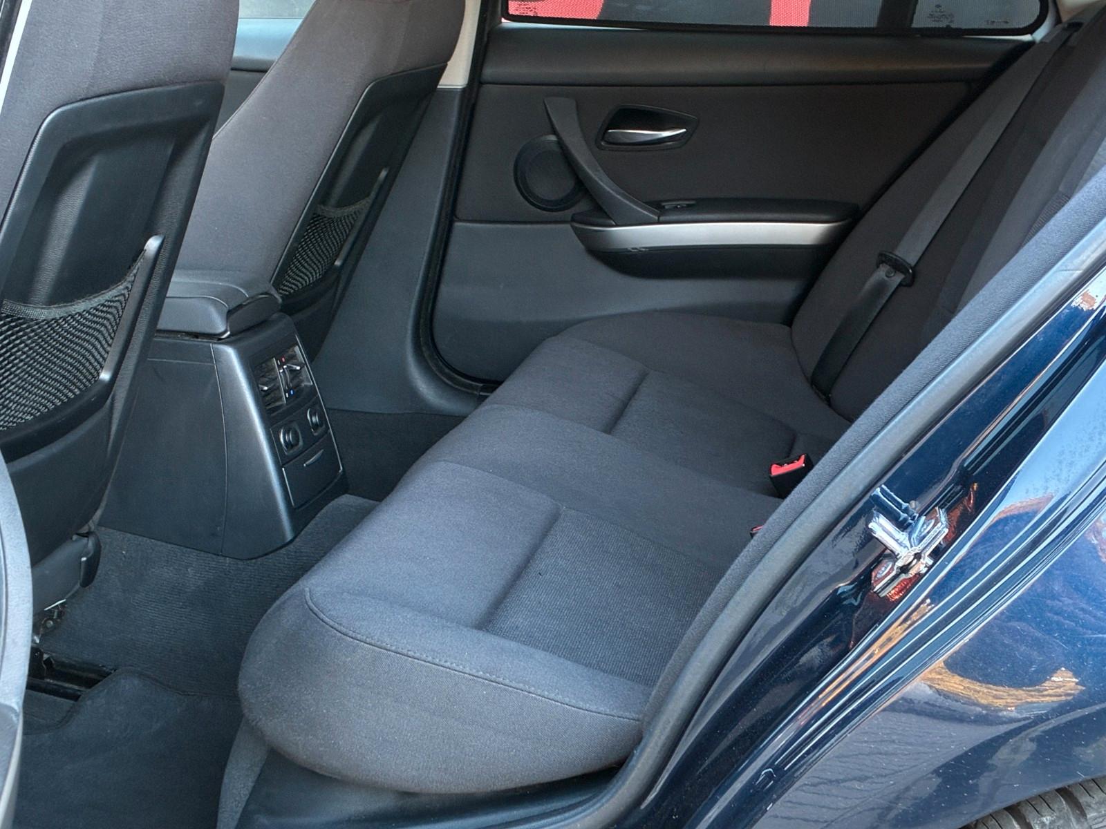 BMW 318 2008 — photo 12
