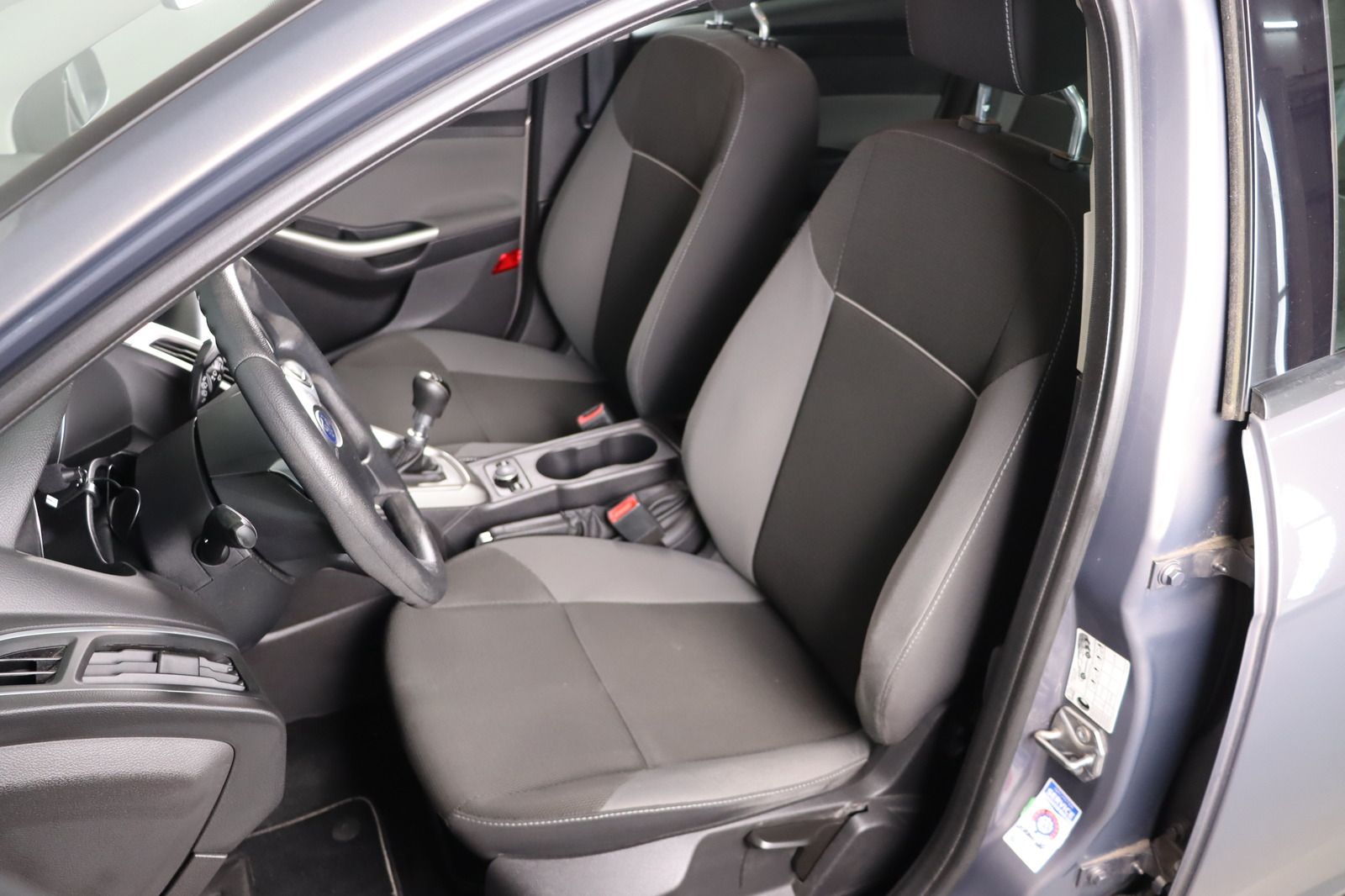 Fahrzeugabbildung Ford Focus 1.6 EcoBoost Turnier * 1. Hand * Anhängerk