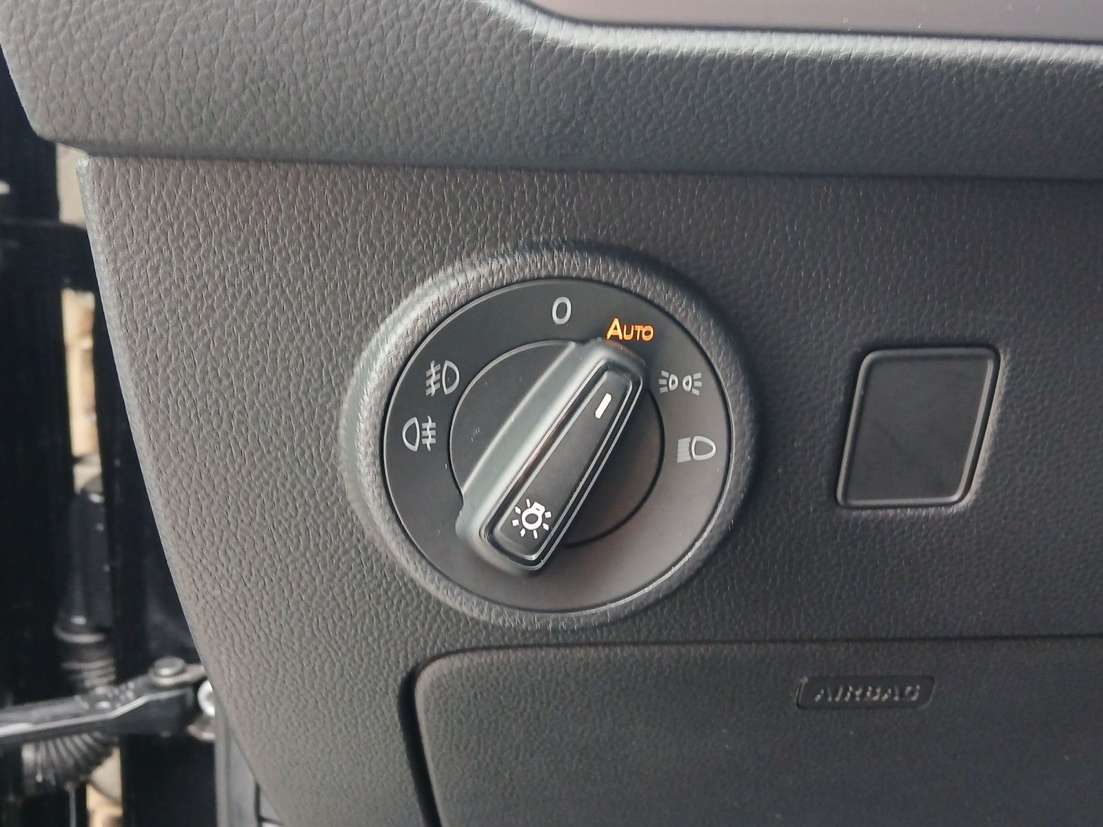 Fahrzeugabbildung SEAT Ateca TSI FR DSG LED AHK Navi beats AID ACC RFK