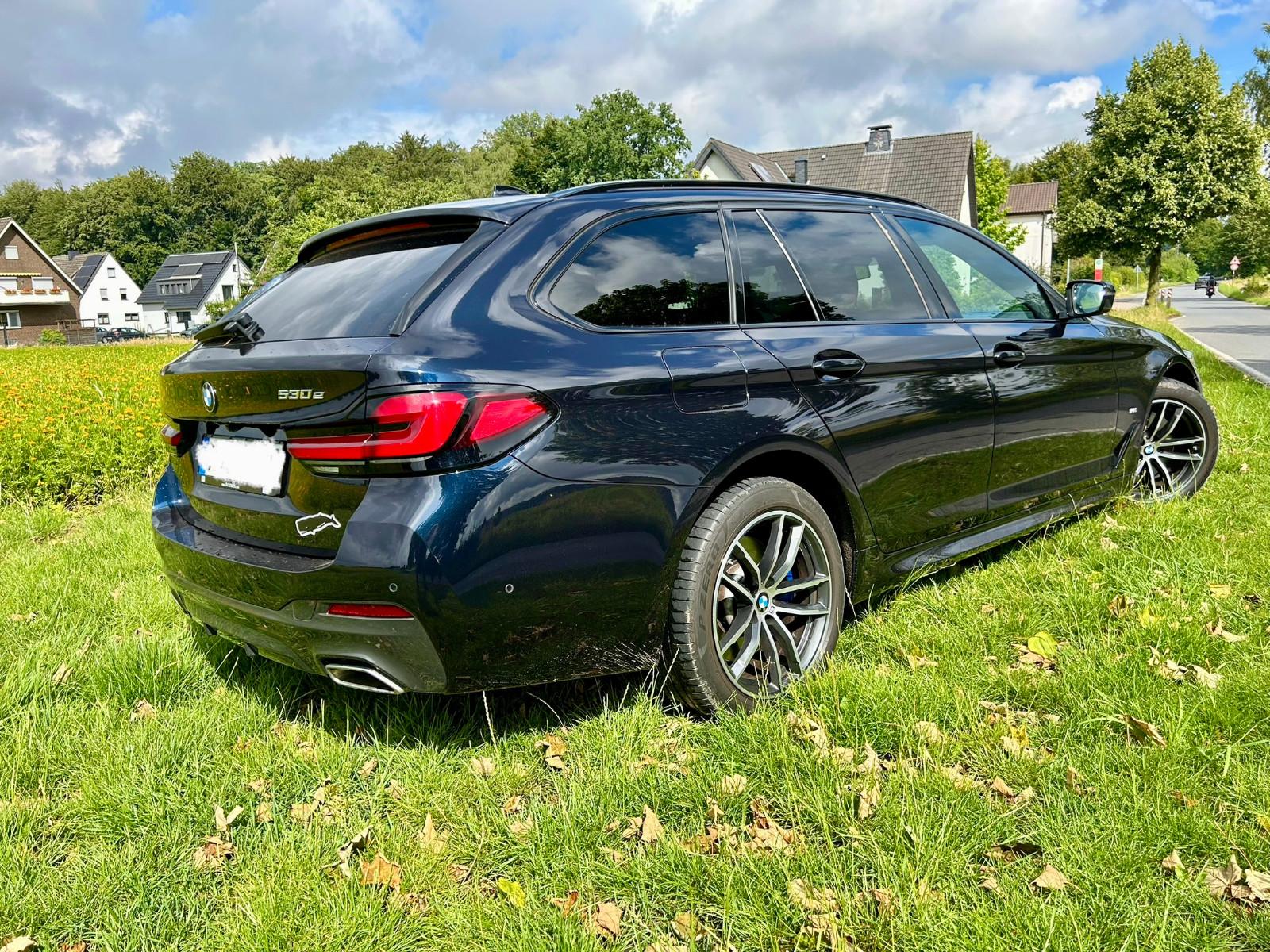 BMW 530 e M Hybrid Schiebedach Anhängerkupplung, миниатюра 4