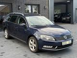 Volkswagen Passat 1.4 KB*Highline BlueMotion*Leder*Navi*PDC - Volkswagen Passat aus 2011: Kombi