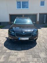 Skoda Superb 2.0 TDI SCR DSG Ambition Combi Ambition - Skoda Superb Ambition mit Diesel-Antrieb