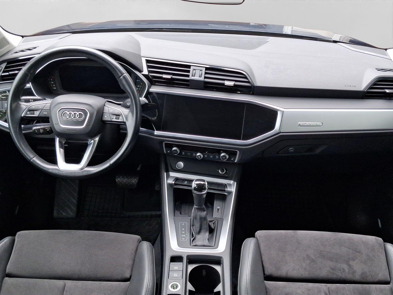 Audi Q3 45 TFSI Q AHK PANO MATRIX BuO NAVI+