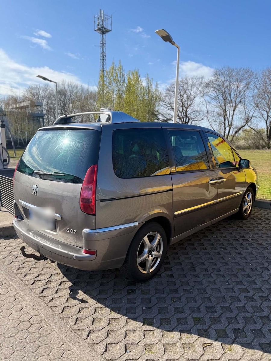 Peugeot 807