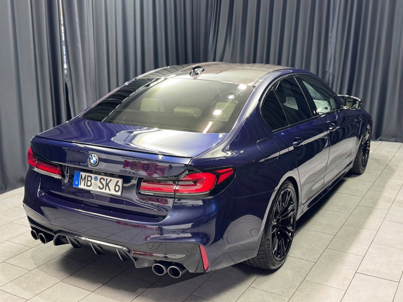 Fahrzeugabbildung BMW M5 LIM|BOWERS|TV|KERAMIK|INDIVIDUAL|VOLL