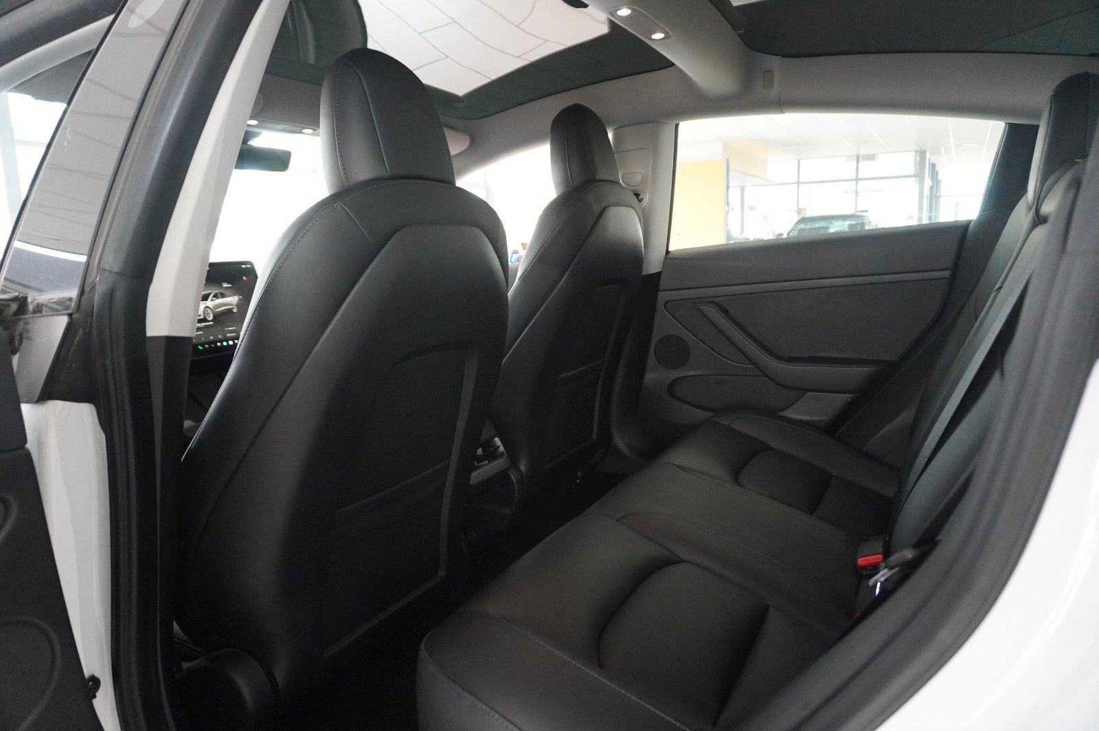 Fahrzeugabbildung Tesla Model 3 LONGRANGE DUAL-MOTOR NAVI/KAMERA/DAB/AMD