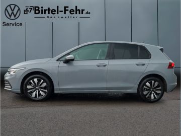 Volkswagen Golf VIII 1.5 eTSI DSG Move Navi LED PDC SITZHZG