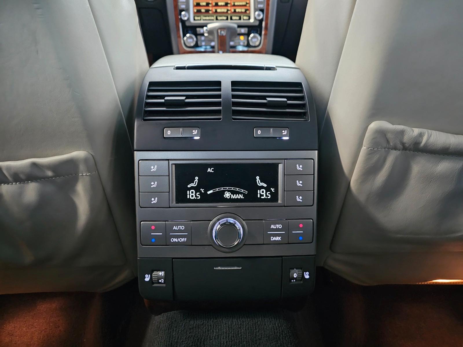 Volkswagen Phaeton V6 TDI 4Motion + XENON/NAVI/LEDER/TEMPO