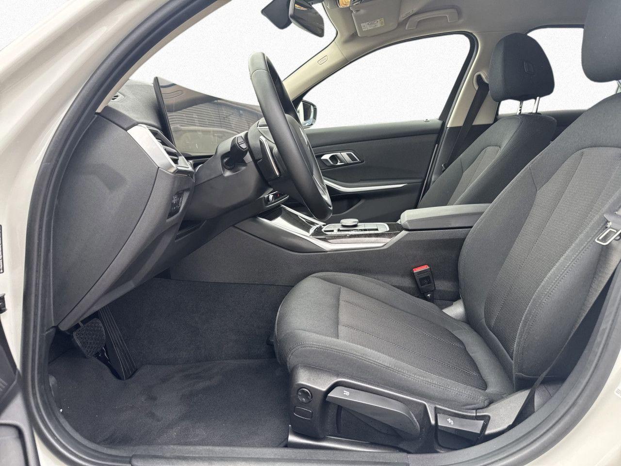 BMW 318d Aut. Limo Widescreen HiFi LED SHZ Tempo PDC