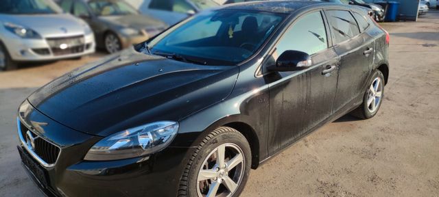 Volvo V40 Kinetic D3, Automatik, Navi