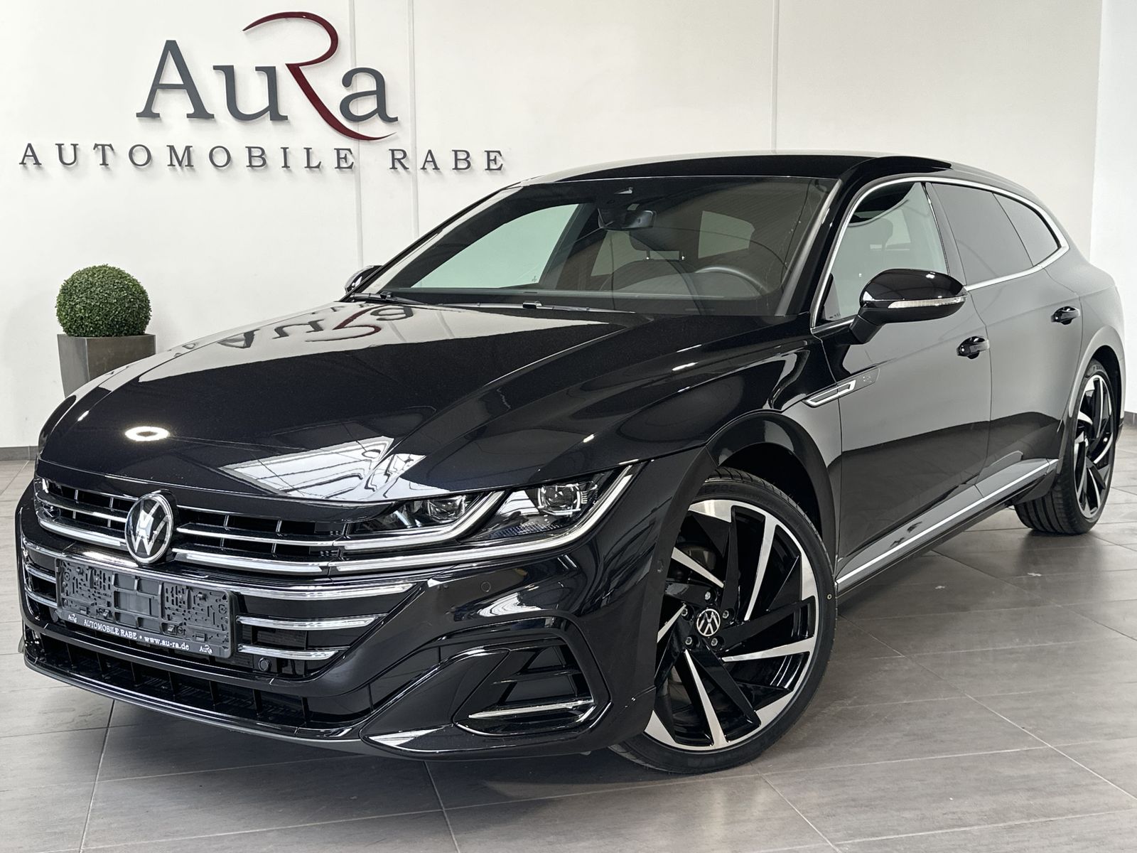 Fahrzeugabbildung Volkswagen Arteon 2.0 TSI DSG R-Line NAV+MATRIX+ACC+VCOCK
