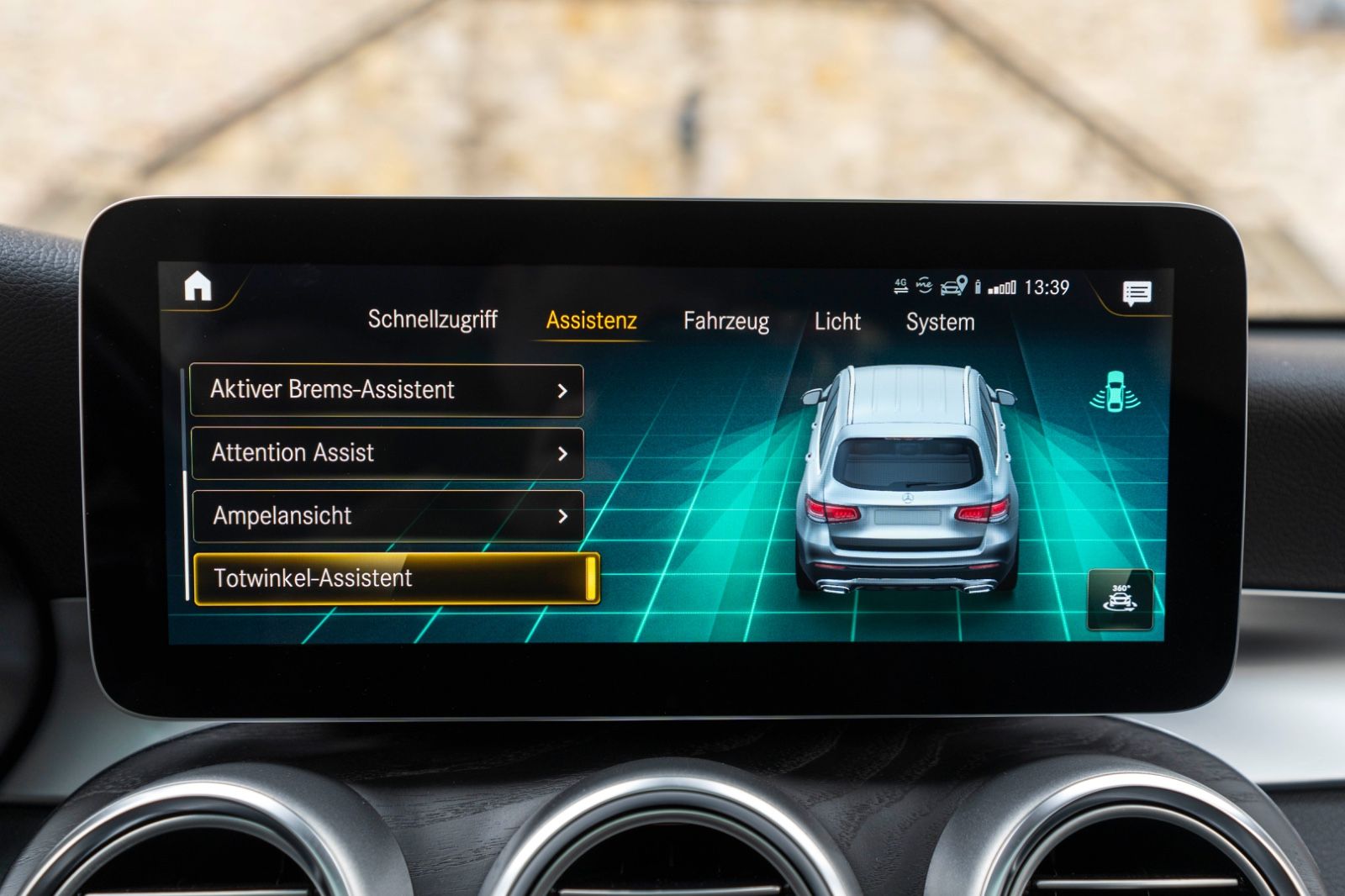 Fahrzeugabbildung Mercedes-Benz GLC 300d e 4Matic AMG BURMESTER 360° PANO M+S