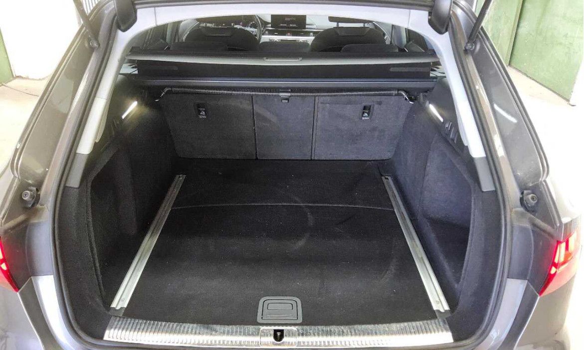 Fahrzeugabbildung Audi A4 Av 40d Quatt AT7 LED/NAVI/SHZ/HIFI/DAB/8Fa