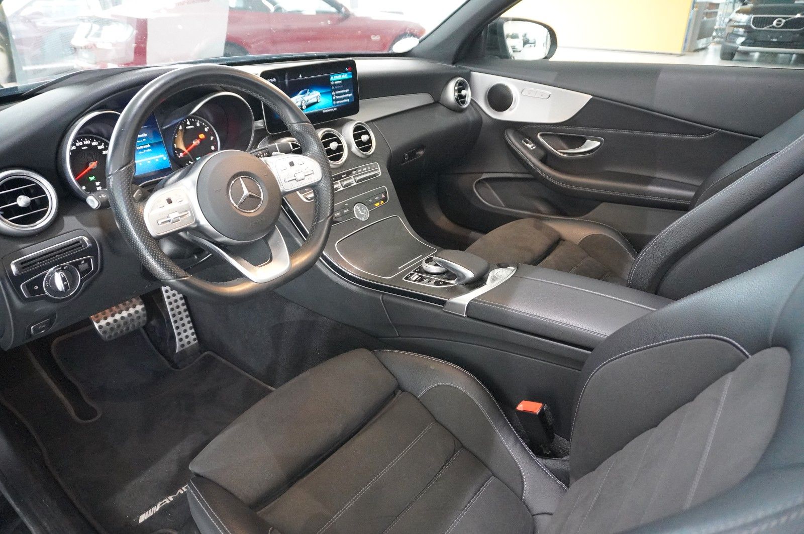 Fahrzeugabbildung Mercedes-Benz C 200 CABRIO 9G AMG LINE NAVI/LED/KAMERA/SPORT