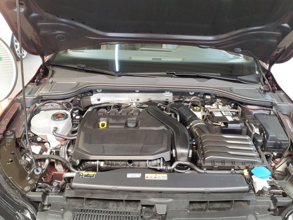 Volkswagen Golf R-Line 1.5 eTSI DSG Pano*RFK*PDC*Tempo*NAV