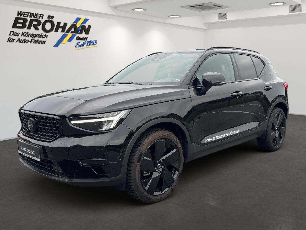 Fahrzeugabbildung Volvo XC40 B3 Benzin Plus Black Edition 2WD