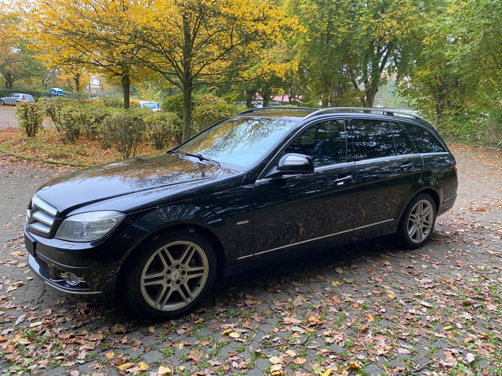 Mercedes-Benz C200 2013 — rear view