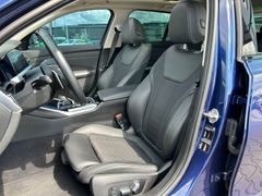 Fahrzeugabbildung BMW 320d SportLine Autom. LED AHK Navi HUD Pano 17"