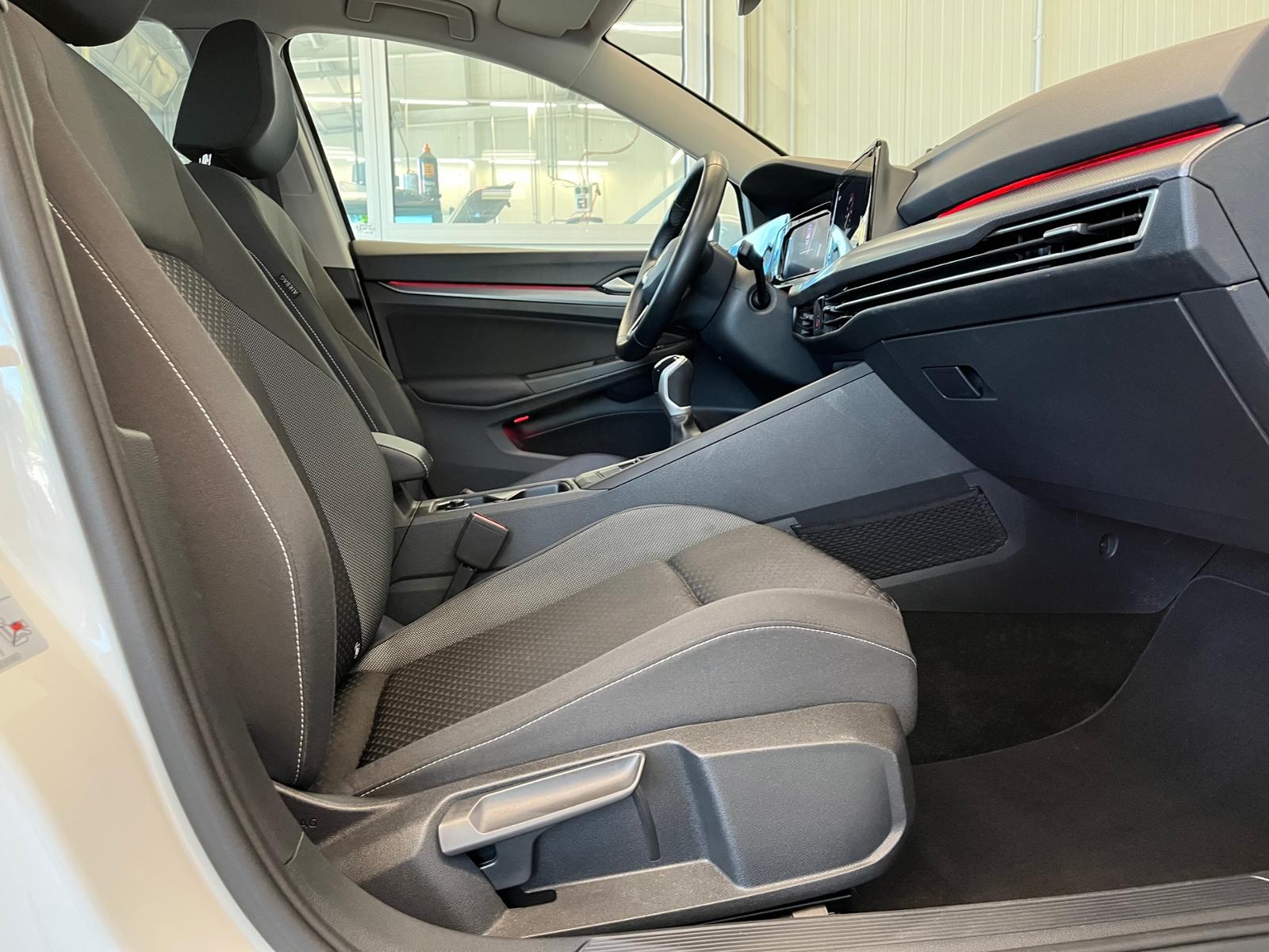 Volkswagen Golf VIII ACTIVE 1.5 TSI Standhg. HUD Navi LED-P, миниатюра 13