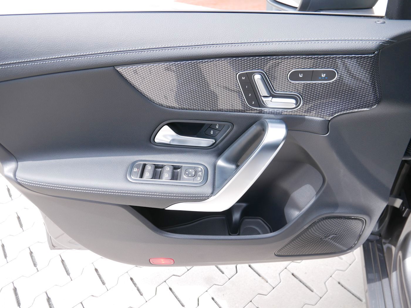 Fahrzeugabbildung Mercedes-Benz CLA 250 SB 4Matic LEDER LED Business-Paket DCT
