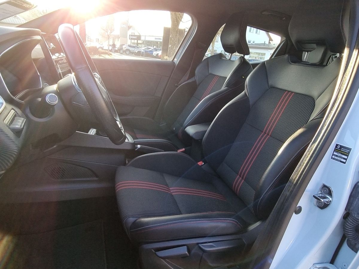 Fahrzeugabbildung Renault Clio INTENS E-TECH 140