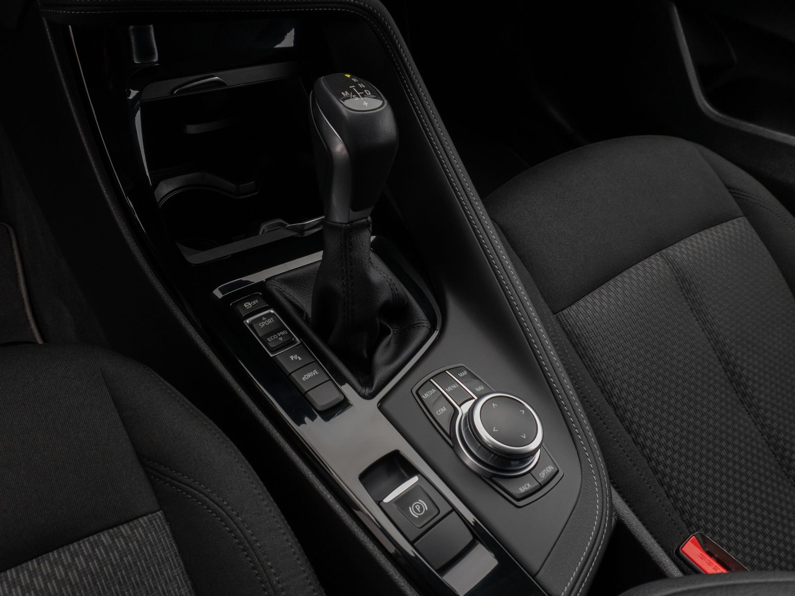 Fahrzeugabbildung BMW X2 xD25e Kamera DAB Lordos LED Geschwindigkeitsr