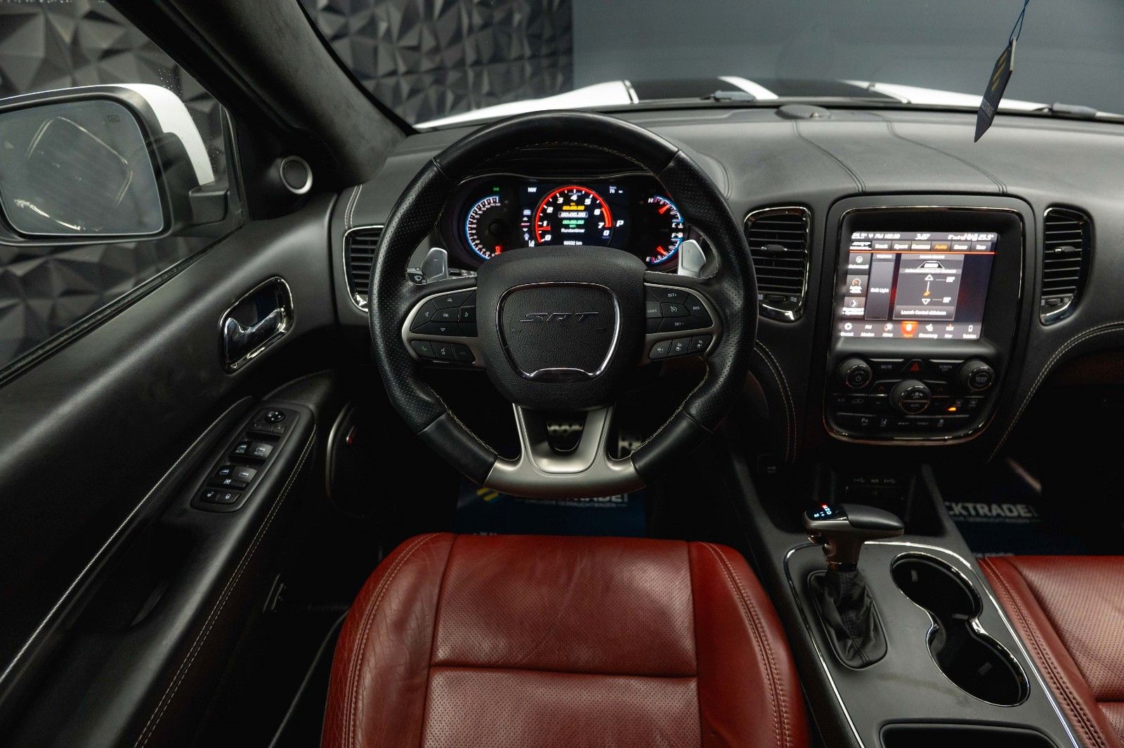 Fahrzeugabbildung Dodge Durango 6.4 V8 SRT Performance 4x4 Night-Paket