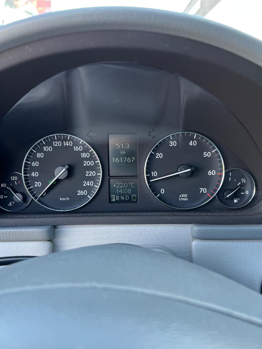 Mercedes-Benz C200 2004 — photo 13