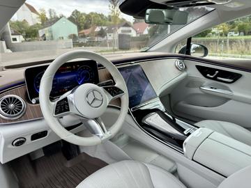 صورة 9 لـ 2022 Mercedes-BENZ EQE