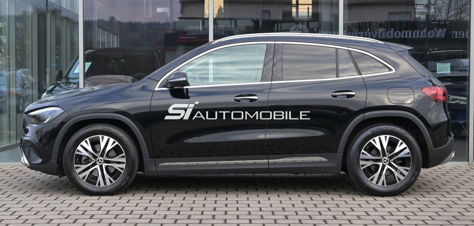 Fahrzeugabbildung Mercedes-Benz GLA 180 d DCT Progressive °ACC°PANO°MEMO°KEYLESS