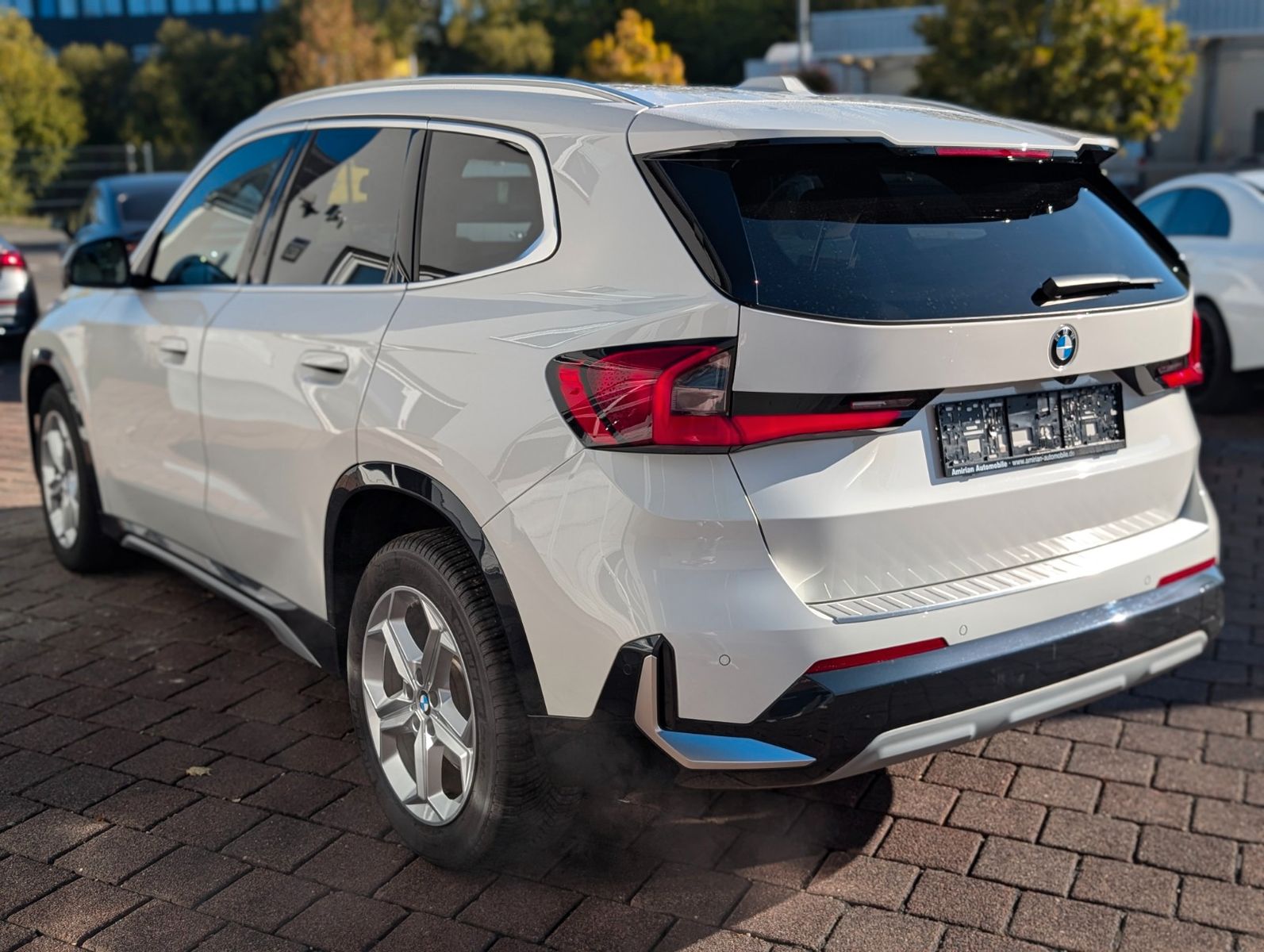 BMW X1 xDrive 23 i xLine,Leder,HarmanKardon,CurvedDi imagem 3