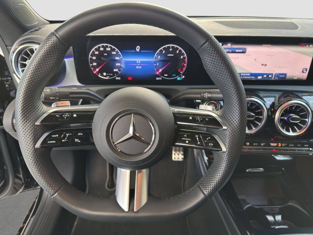 Fahrzeugabbildung Mercedes-Benz CLA 200 Coupé Fernlichtass.*KeyLess*LED*PDC*ACC