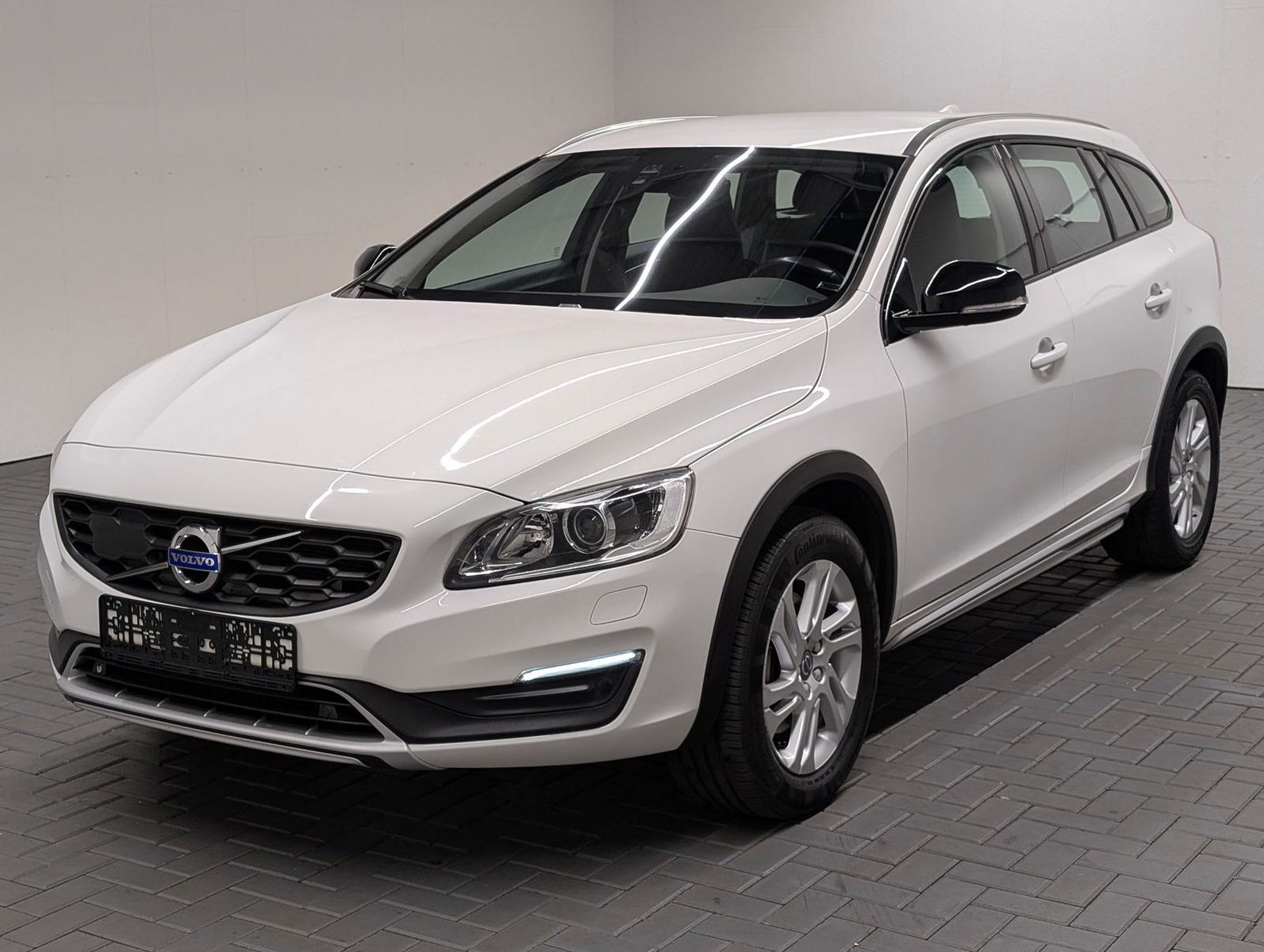 VOLVO V60 CC