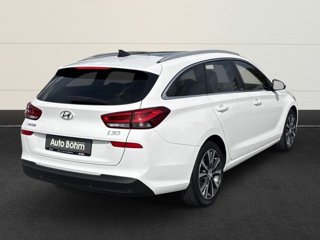 Hyundai i30 Premium Pano+Kamera+LED+Navi+SHZ+Klima+Temp+
