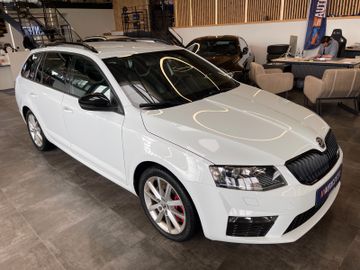 Skoda Octavia Combi RS *TEMPOMAT*NAVI*AHK*BI-XENON*