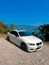 BMW E92 335i Coupé - BMW 335 aus 2008: Coupe, 335i