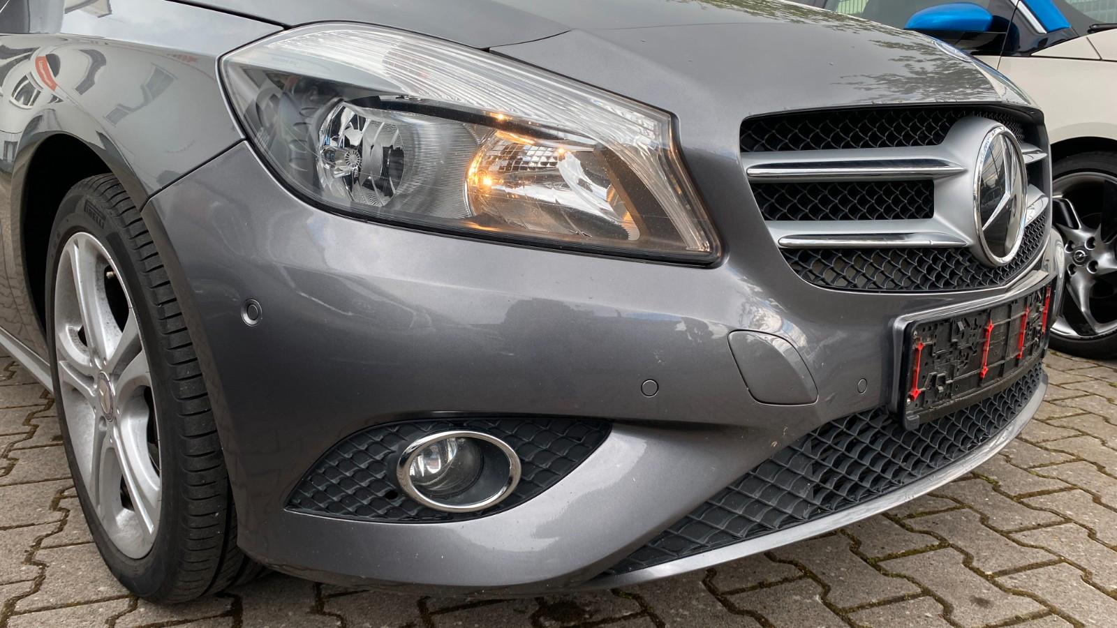 Mercedes-Benz A 200 A A 200 BlueEfficiency /2. Hand