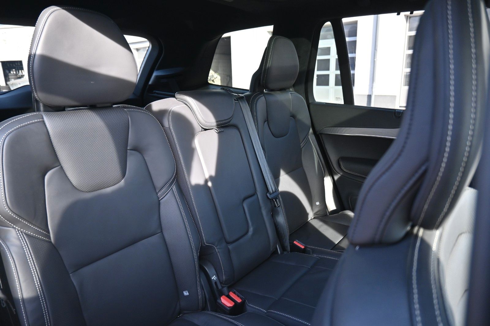 Fahrzeugabbildung Volvo XC90 Ultimate Dark Recharge Plug-In Hybrid AWD