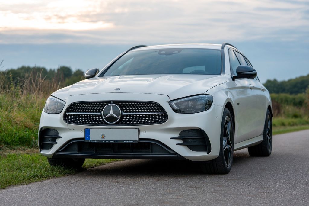 Image of Mercedes-Benz E 300