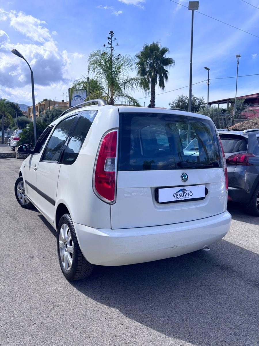 Skoda Roomster 2012 — двигун 1.598 cm³, 90 HP (66kW)