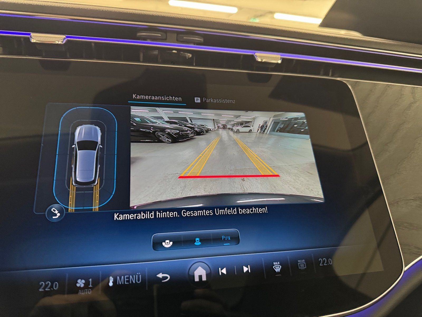 Fahrzeugabbildung Mercedes-Benz E 220 T d AVANTGARDE*Pano*AHK*Distronic*Totwink*
