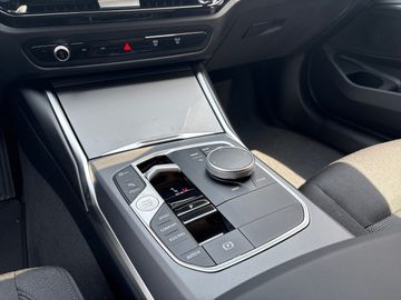 BMW 318i Touring DAB Tempomat Parkassistent Shz