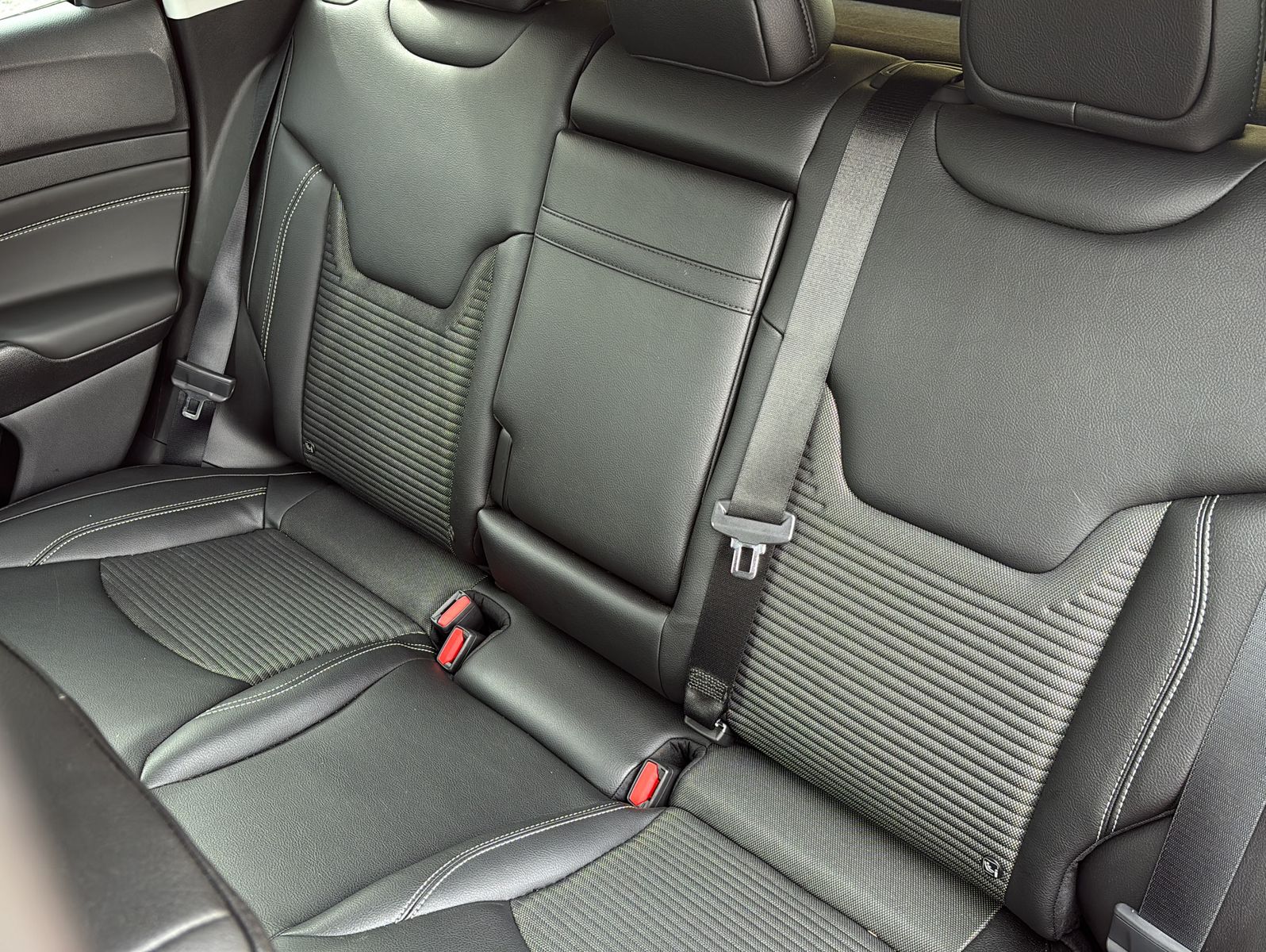 Fahrzeugabbildung Jeep Compass 1.3 T4 Plug-In Hybrid Limited 4xe 140kW