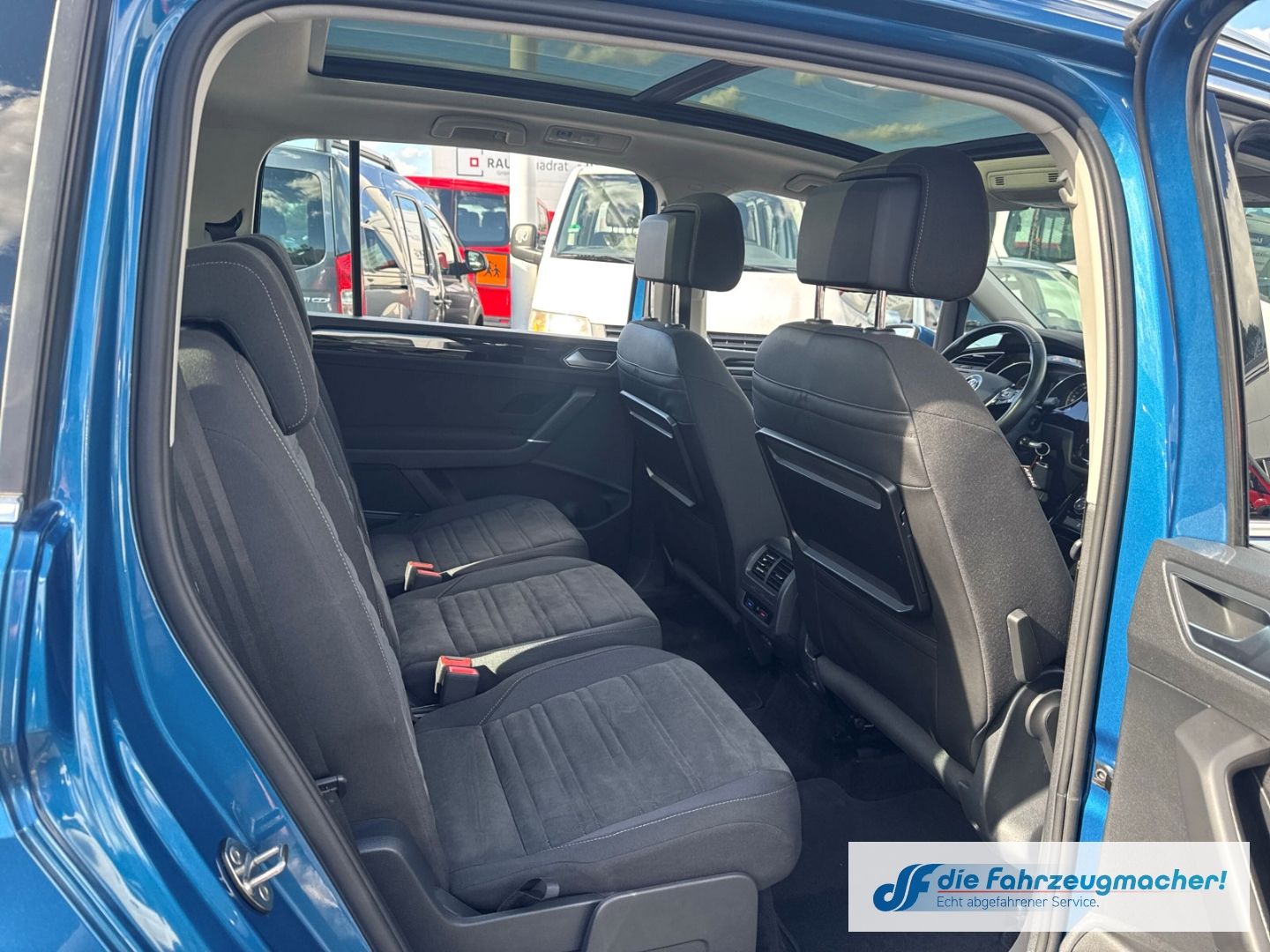 Fahrzeugabbildung Volkswagen Touran Highline 2,0TDi Pano *EXPORT