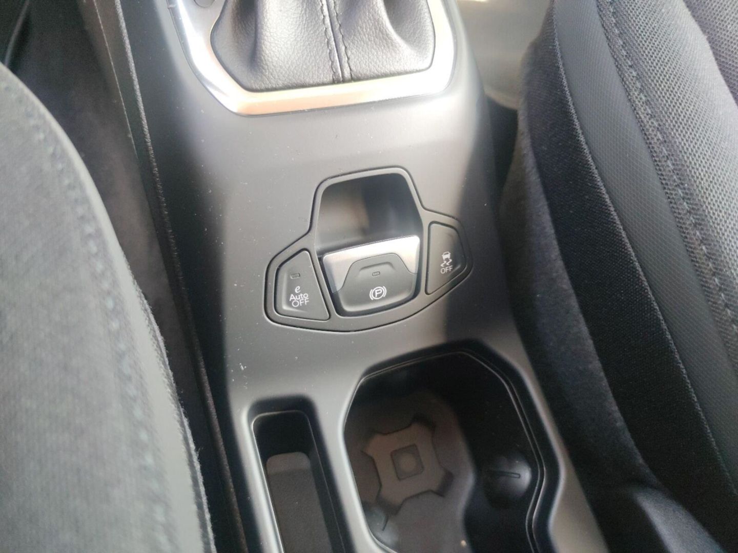 Fahrzeugabbildung Jeep Renegade 1.5 MHEV Limited+NAVI Komfort+ LED Pake