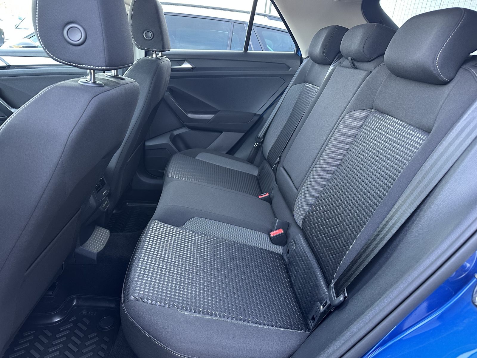 Fahrzeugabbildung Volkswagen T-Roc 2.0 TDI DSG Active NAV+LED+ACC+KAMERA+17ZO