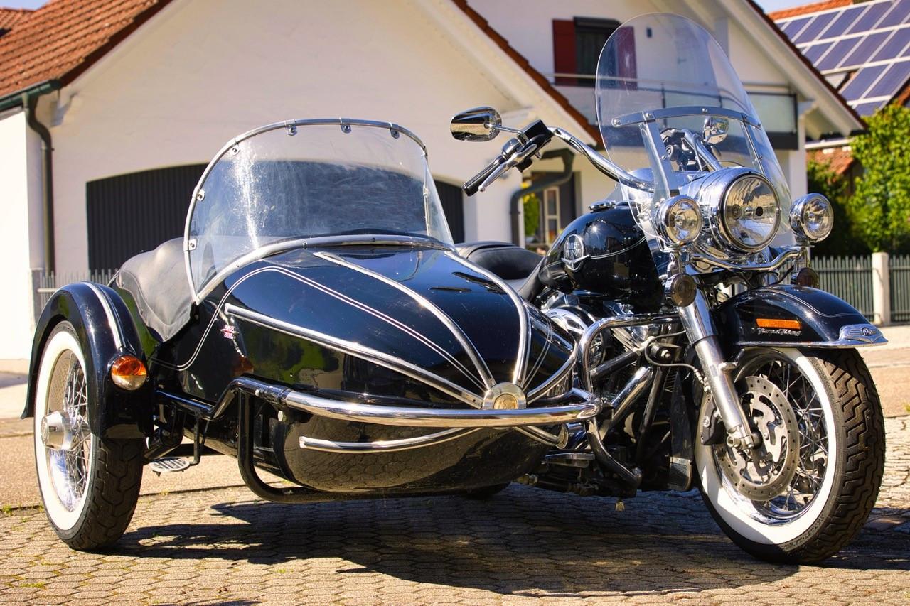 Harley-Davidson FLHRC Road King Classic Gespann