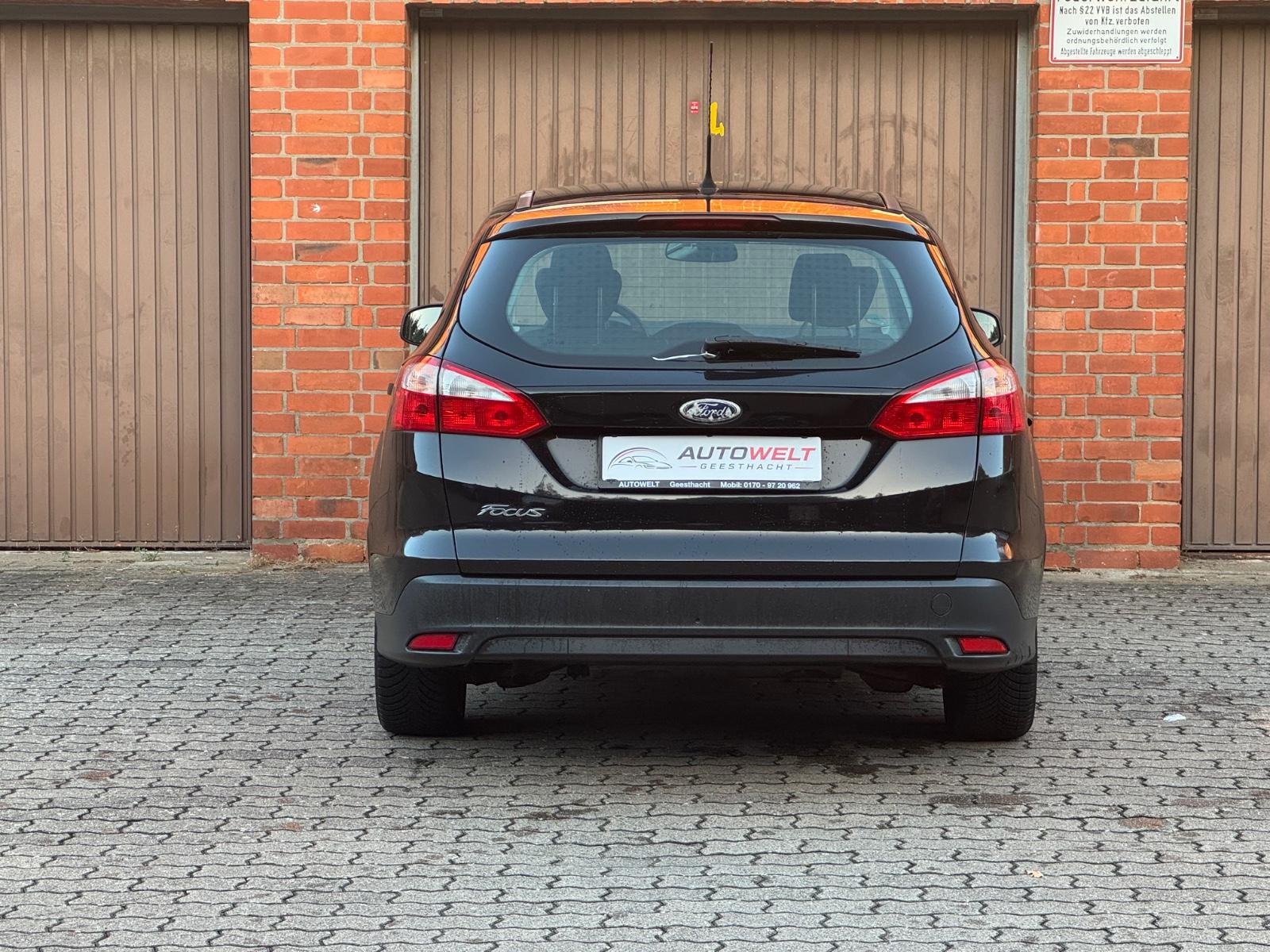 Ford Focus 2012 — photo 17